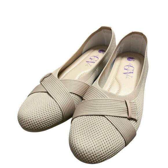 Gloria Vanderbilt Women's Shoes Flat Tan 9 NIB - Picture 1 of 5